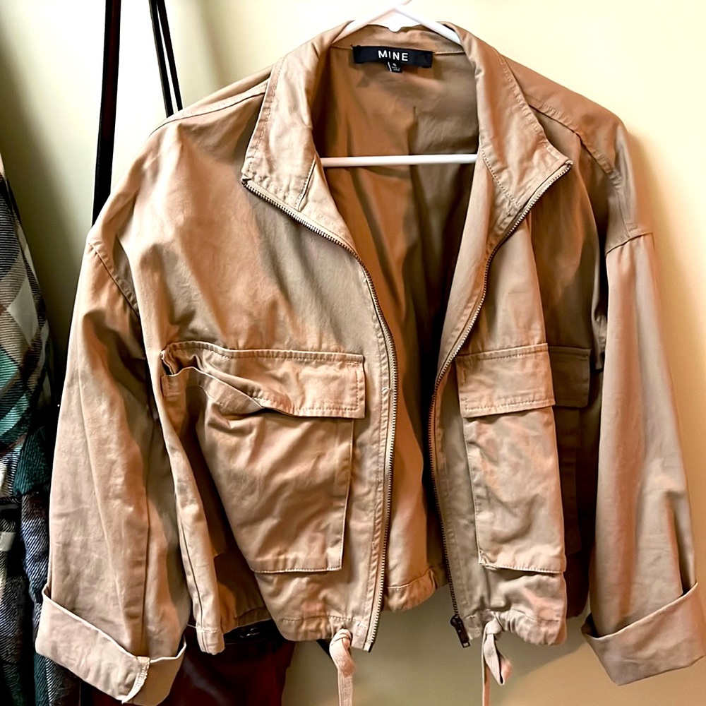Size small tan jacket. I bought it from a boutique. Barely worn(maybe 1-2 times)